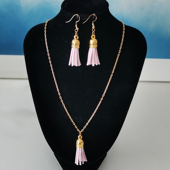 #12~New. Tassel necklace and earring set. New. - Picture 1 of 2